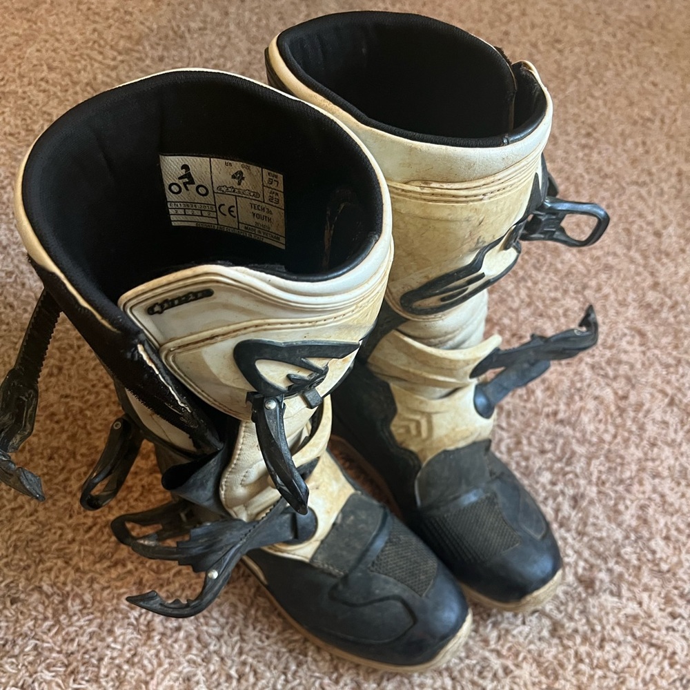 Alpinestar dirt bike boots